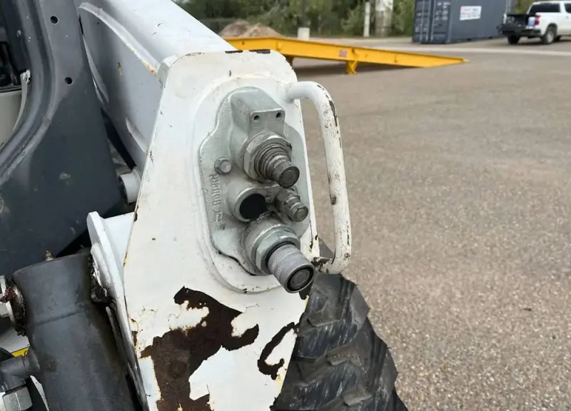 2023 Bobcat S590 photo 12