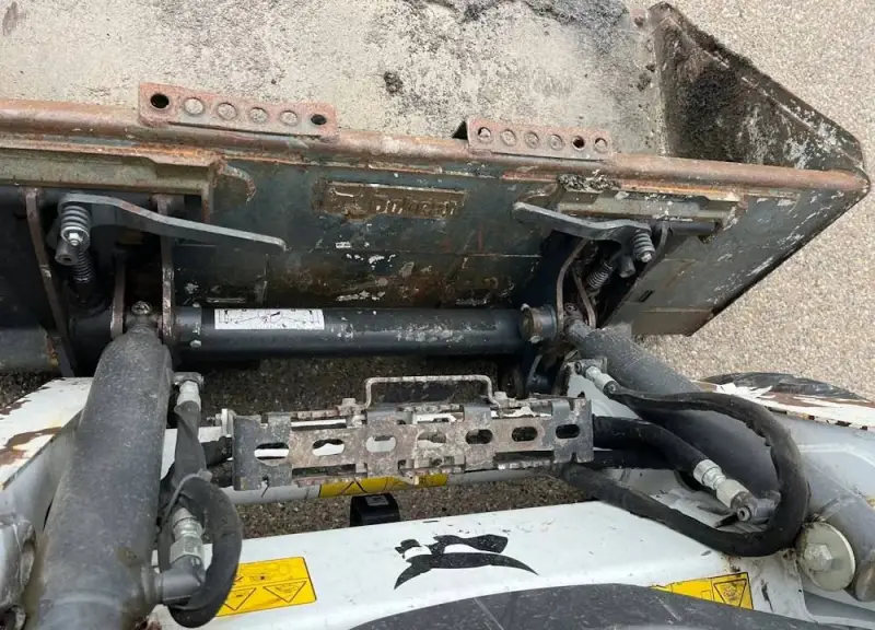 2023 Bobcat S590 photo 11