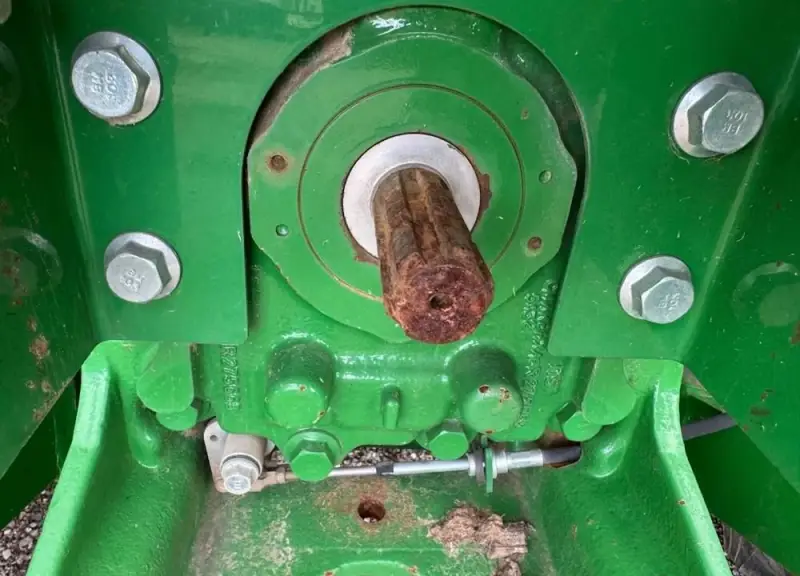 2015 John Deere 5085M photo 21