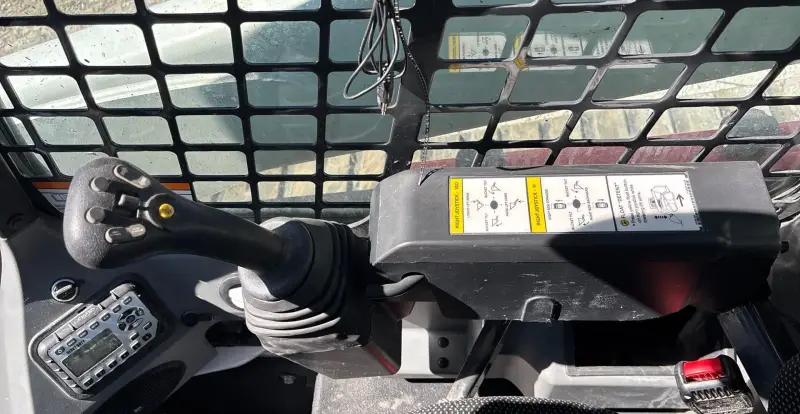 2022 Bobcat T770 photo 31