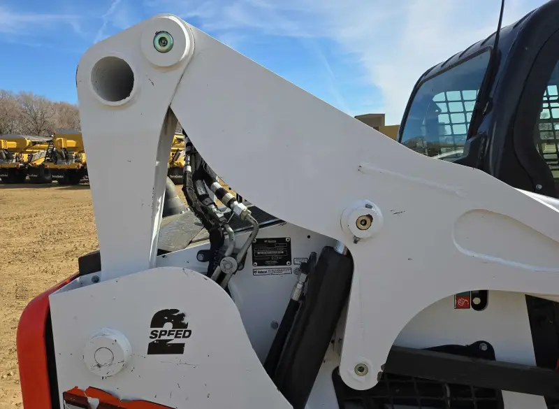 2024 Bobcat T770 photo 10