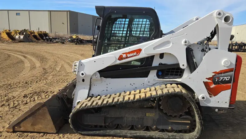 2024 Bobcat T770 photo 8