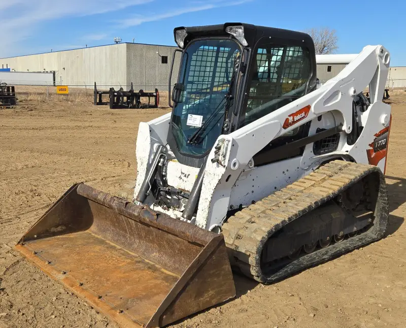 2024 Bobcat T770 photo 2