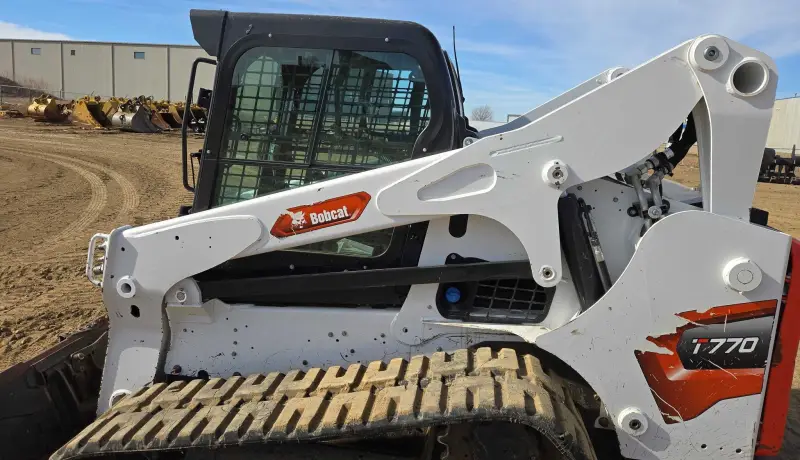 2024 Bobcat T770 photo 12