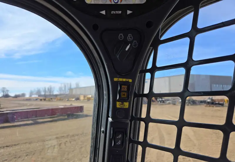 2024 Bobcat T770 photo 39