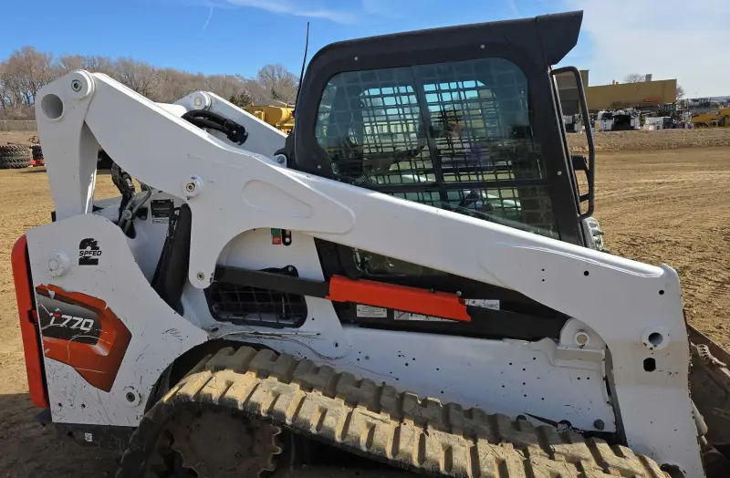 2024 Bobcat T770 photo 9