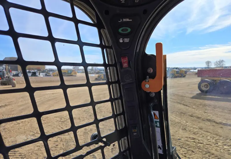 2024 Bobcat T770 photo 35