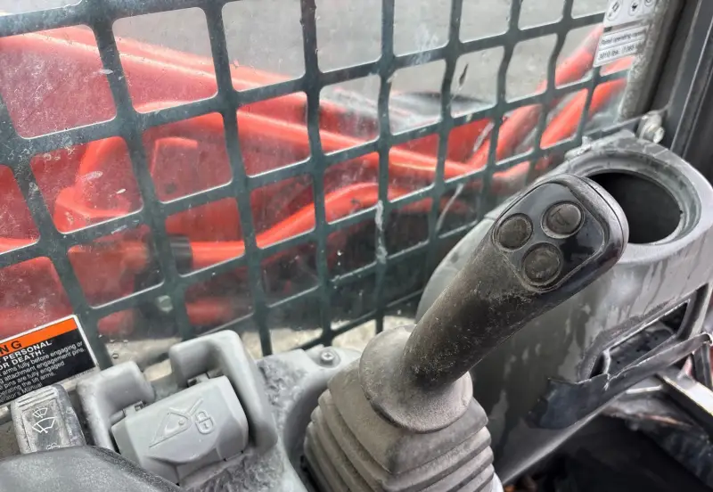 2015 Kubota SVL90-2 photo 36