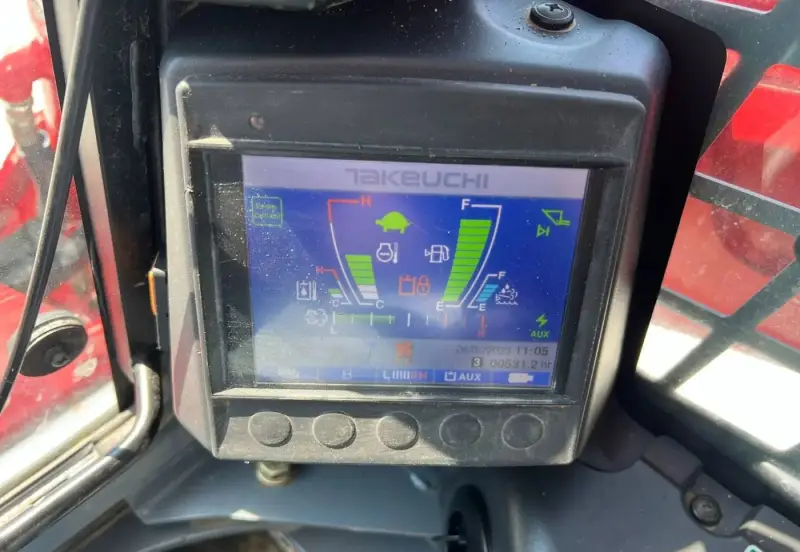 2016 Takeuchi TL12V2 photo 29