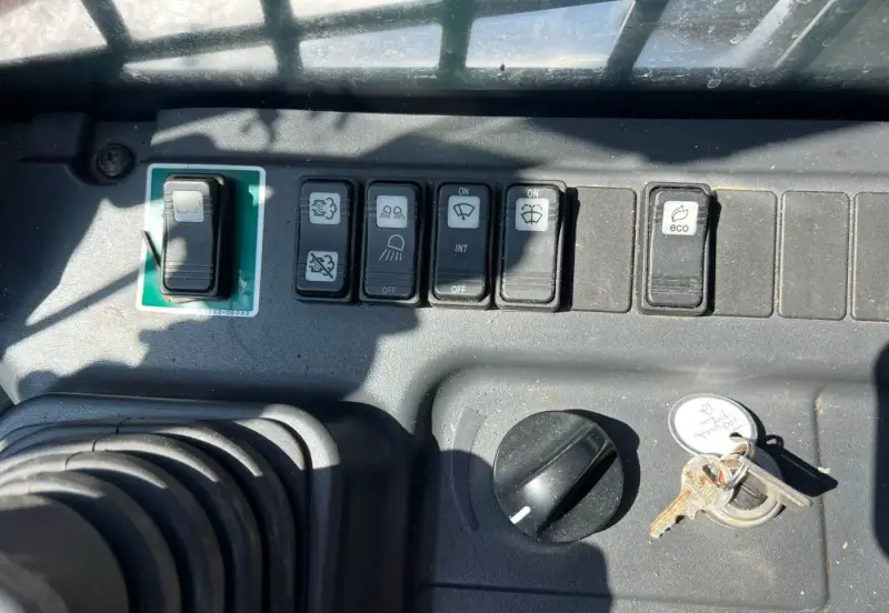 2016 Takeuchi TL12V2 photo 23