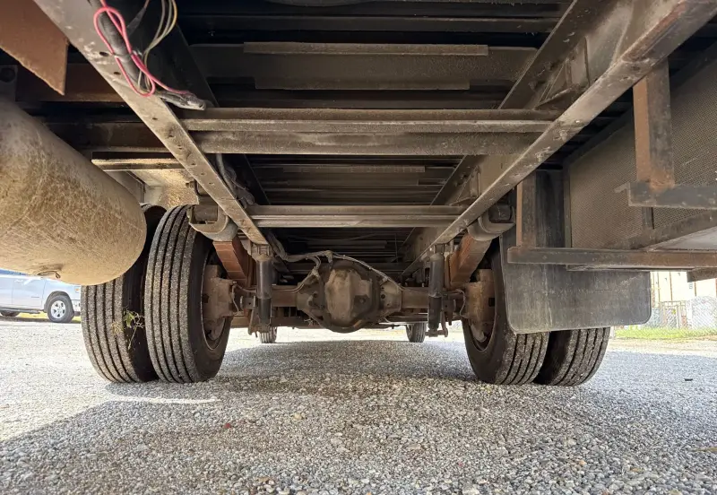 2002 Freightliner MT45 Chassis photo 119