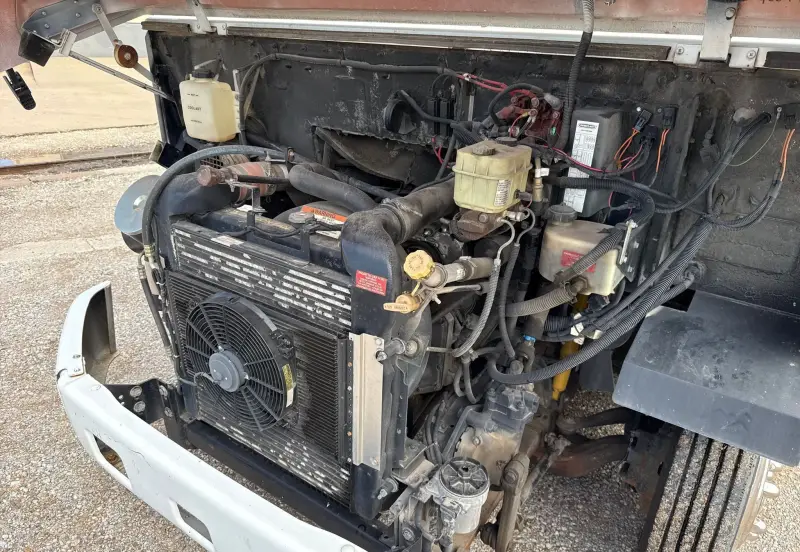 2002 Freightliner MT45 Chassis photo 105
