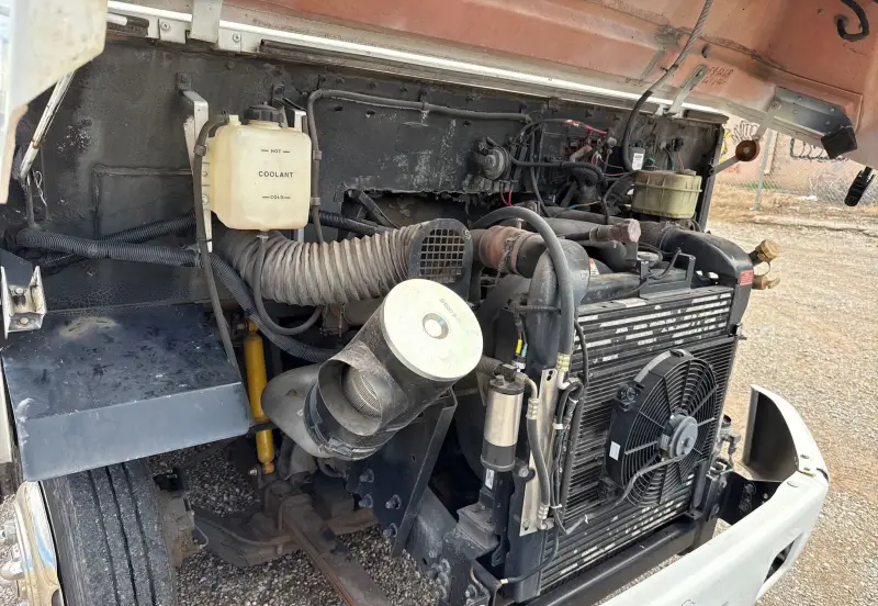 2002 Freightliner MT45 Chassis photo 103