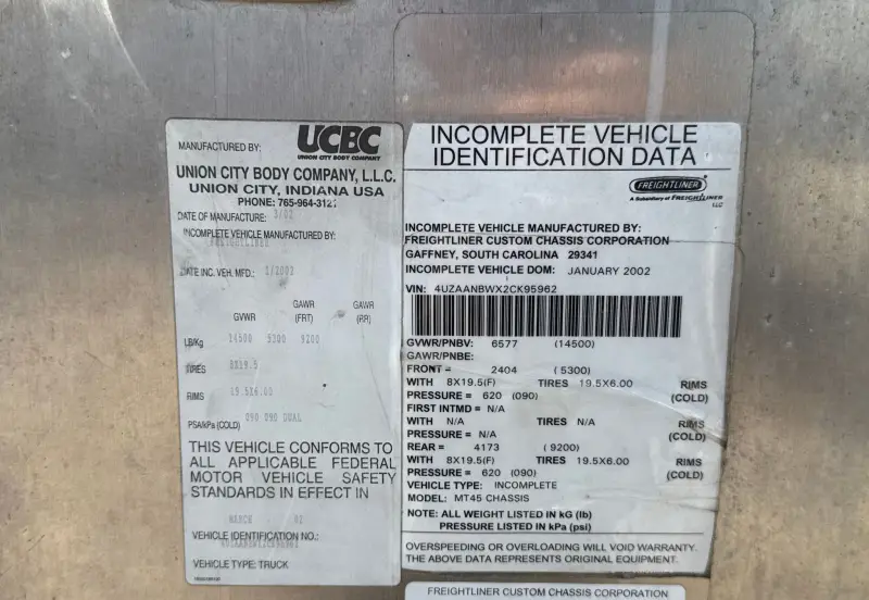 2002 Freightliner MT45 Chassis photo 131