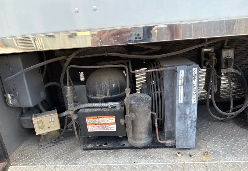 2002 Freightliner MT45 Chassis photo 29