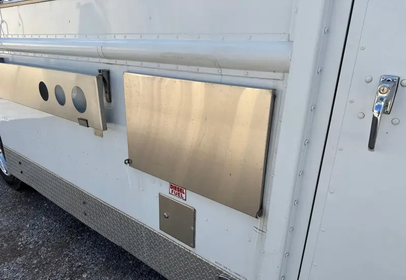 2002 Freightliner MT45 Chassis photo 34