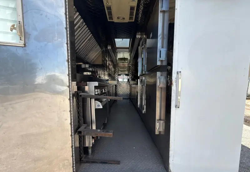 2002 Freightliner MT45 Chassis photo 63