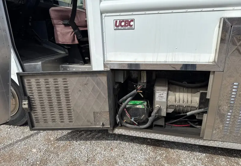 2002 Freightliner MT45 Chassis photo 9