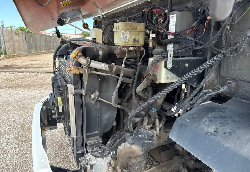 2002 Freightliner MT45 Chassis photo 106