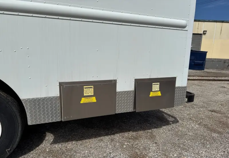 2002 Freightliner MT45 Chassis photo 21
