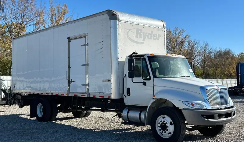 2018 International 4300 photo 1