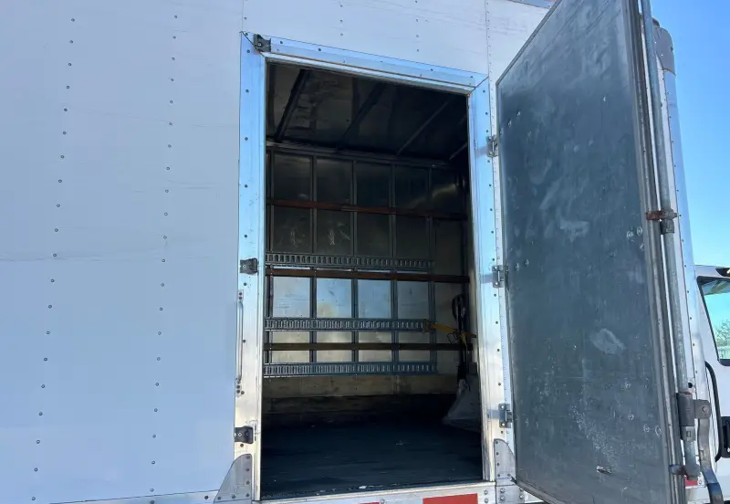 2018 International 4300 photo 11