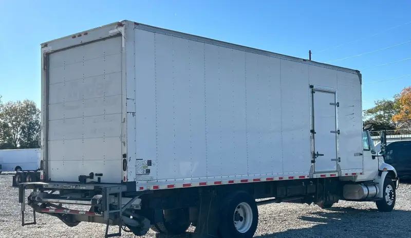2018 International 4300 photo 5
