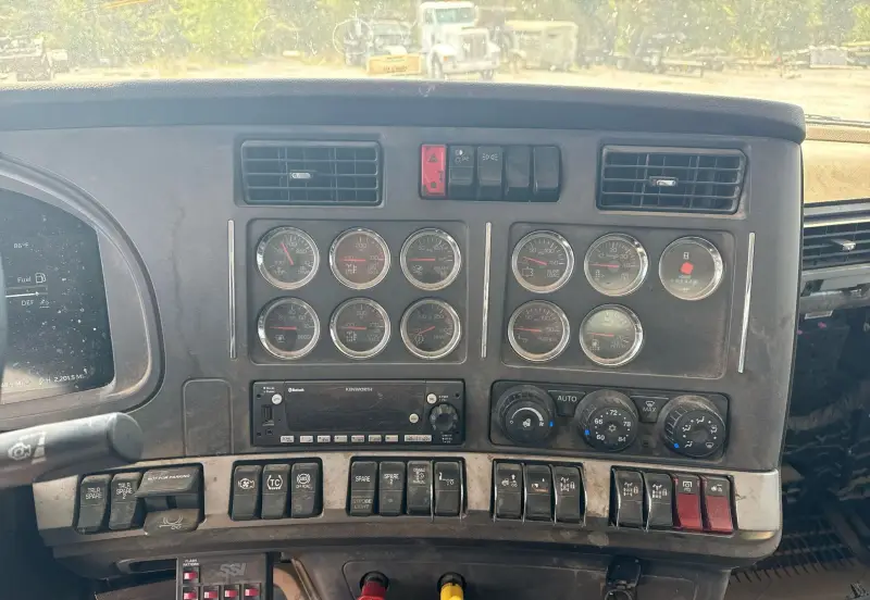 2022 Kenworth T880 photo 39